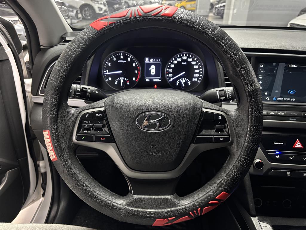 HYUNDAI Avante 2018 Blanco - Importación desde Corea - HF Imports Iquique - Foto 15