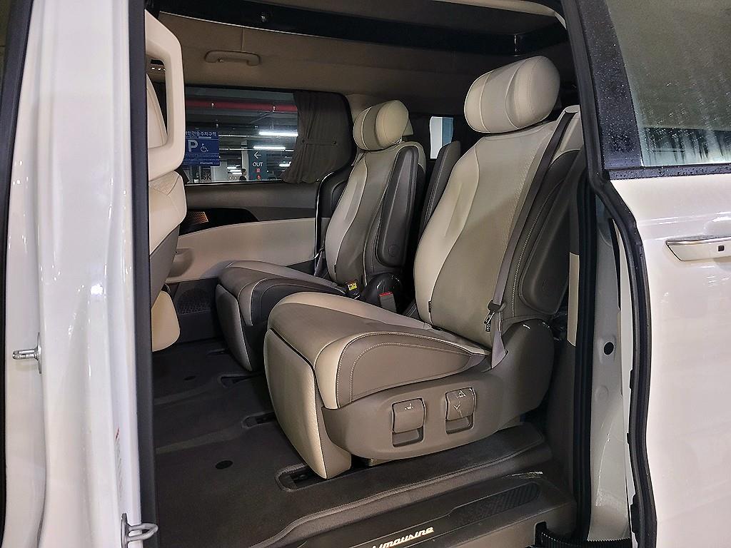KIA Carnival - Vista 8