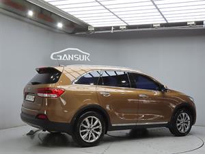 KIA Sorento - Vista 8