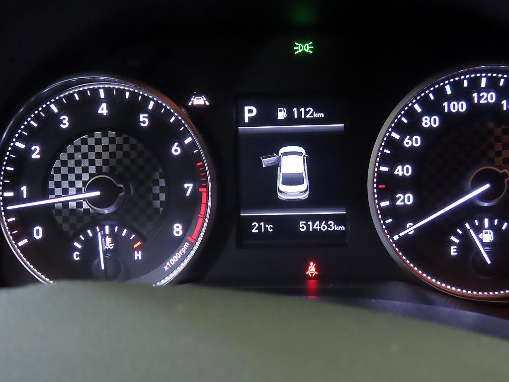 HYUNDAI Avante - Vista 9