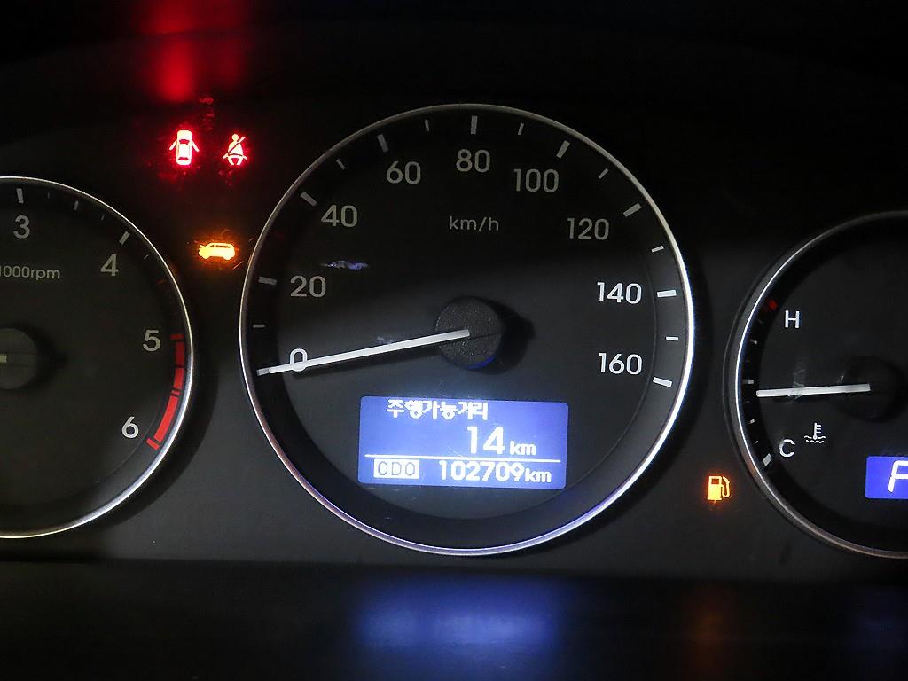 HYUNDAI Starex - Vista 9