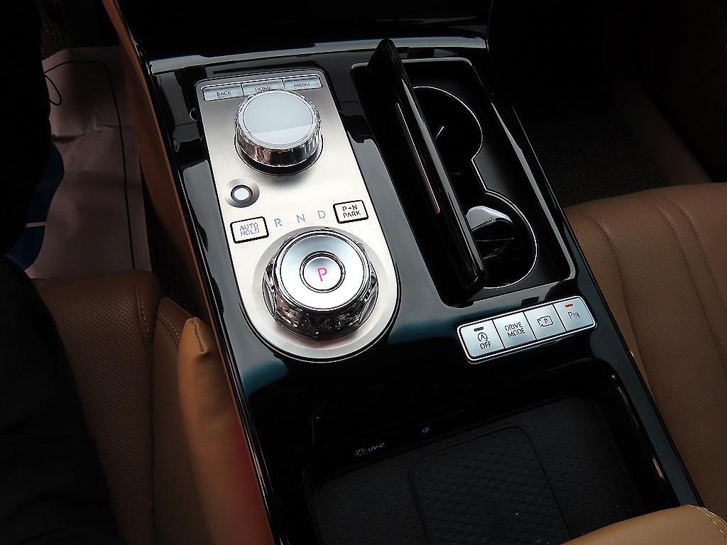 Genesis G80 - Vista 10