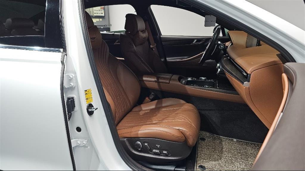 Genesis G80 - Vista 9