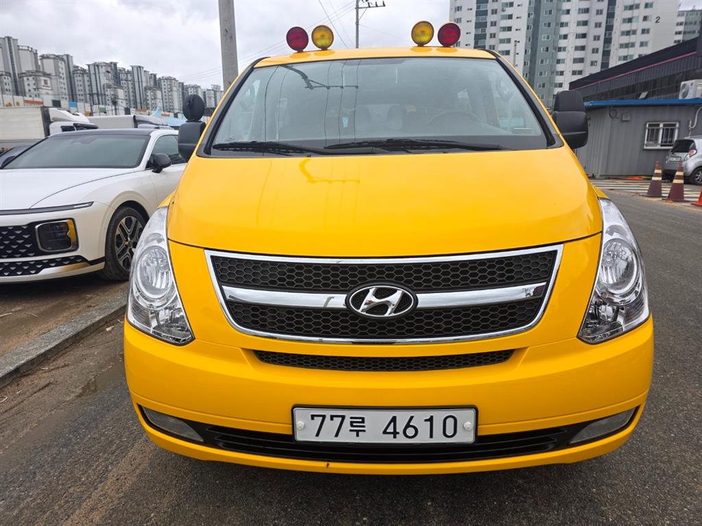 HYUNDAI Starex 2015 Amarillo - Importación desde Corea - HF Imports Iquique - Foto 1