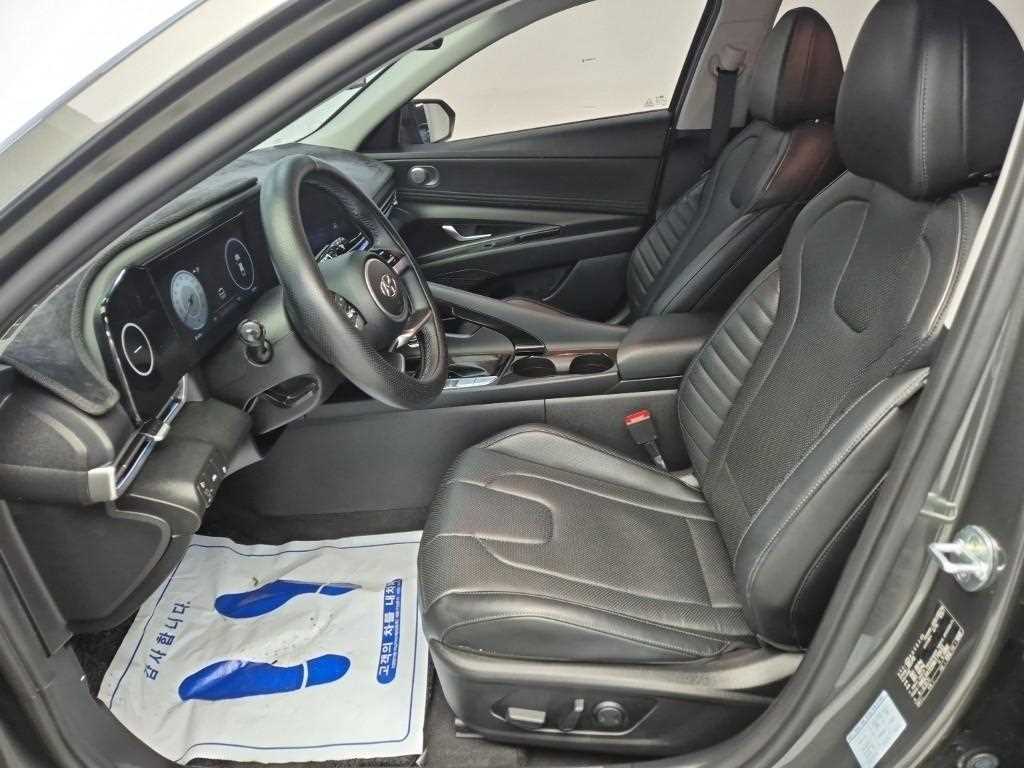 HYUNDAI Avante - Vista 11