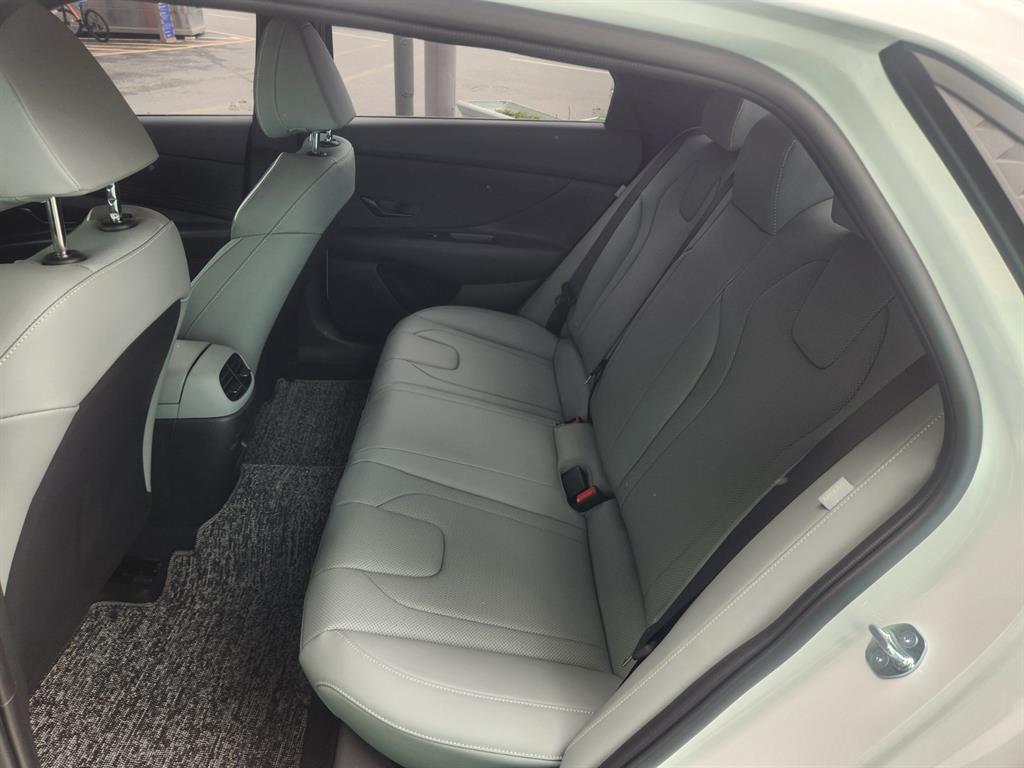 HYUNDAI Avante - Vista 6