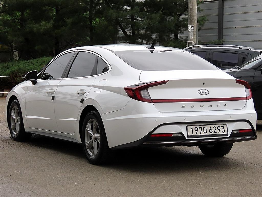 HYUNDAI Sonata - Vista 3