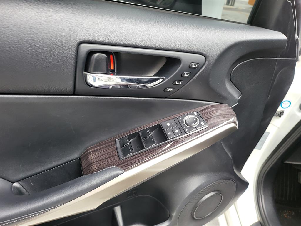 Lexus IS - Vista 4