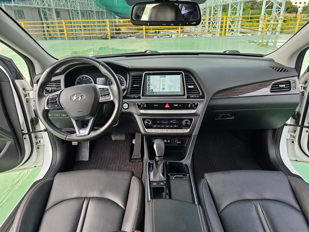 HYUNDAI Sonata - Vista 7