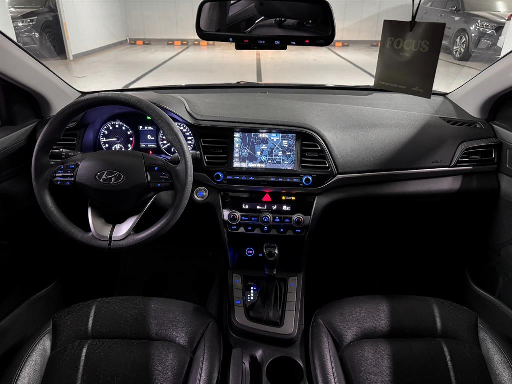 HYUNDAI Avante - Vista 8