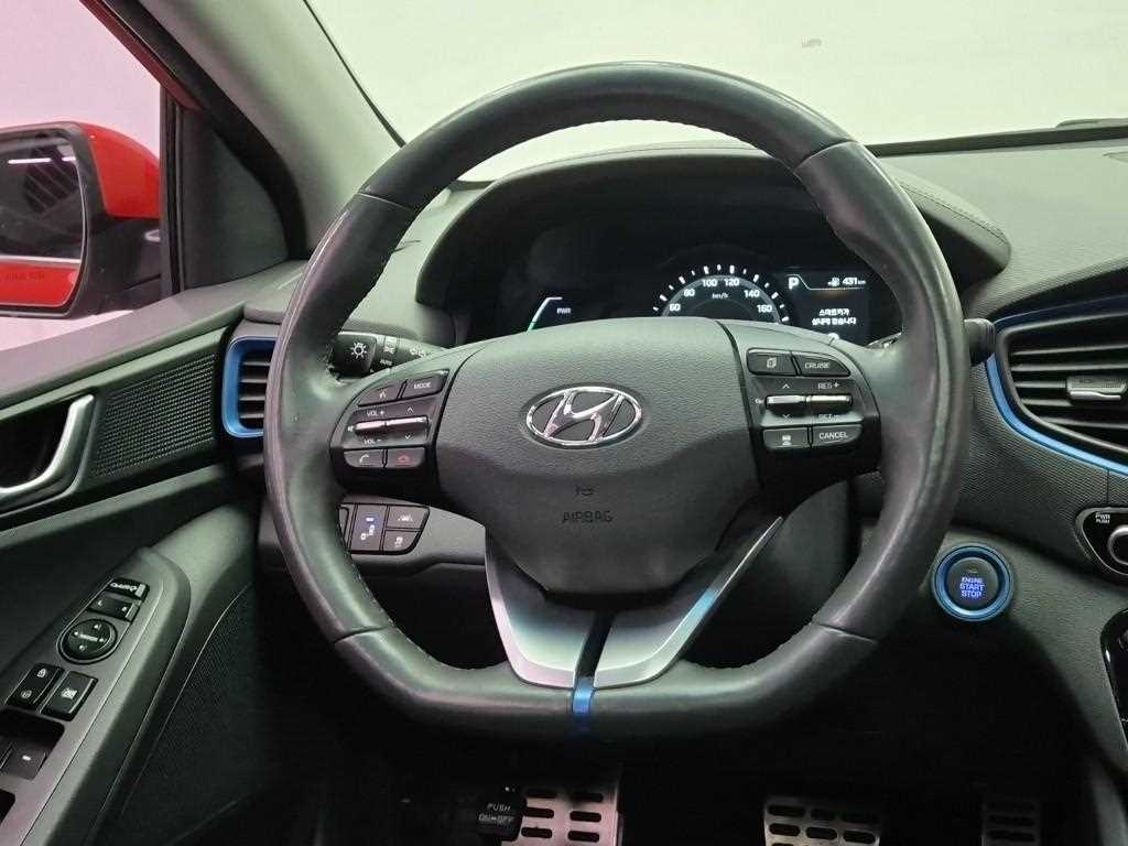 HYUNDAI Ioniq - Vista 9