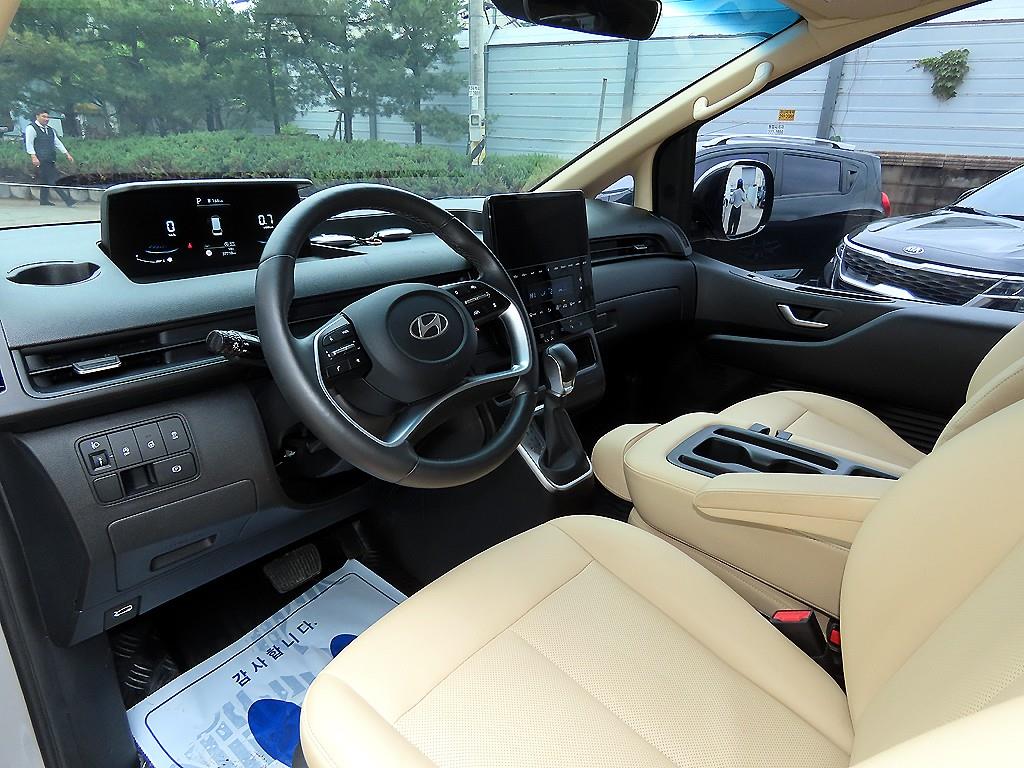 HYUNDAI Staria - Vista 7
