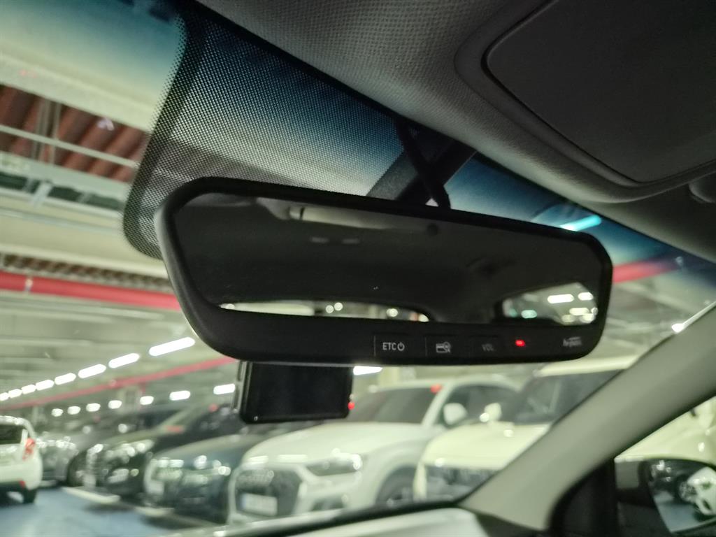 HYUNDAI Kona - Vista 11
