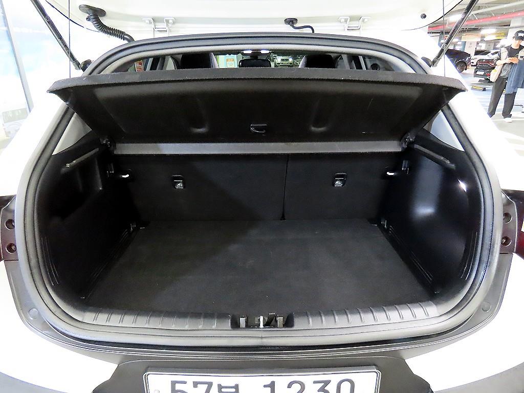 KIA Stonic 2019 Blanco - Importación desde Corea - HF Imports Iquique - Foto 18