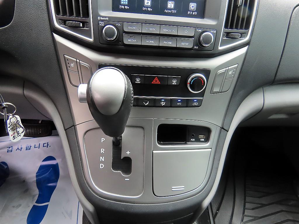 HYUNDAI Starex - Vista 11