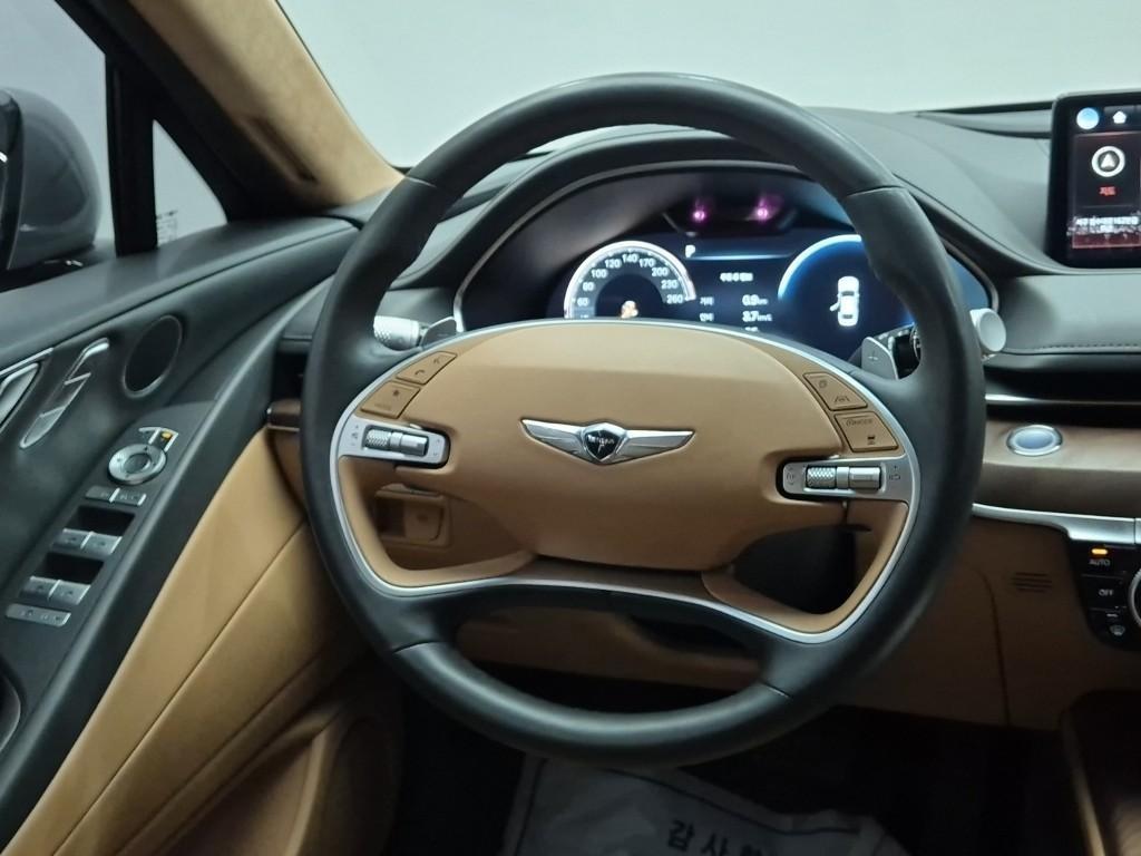 Genesis G80 - Vista 9