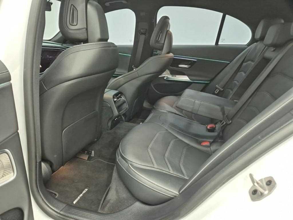 Mercedes Benz E class - Vista 12
