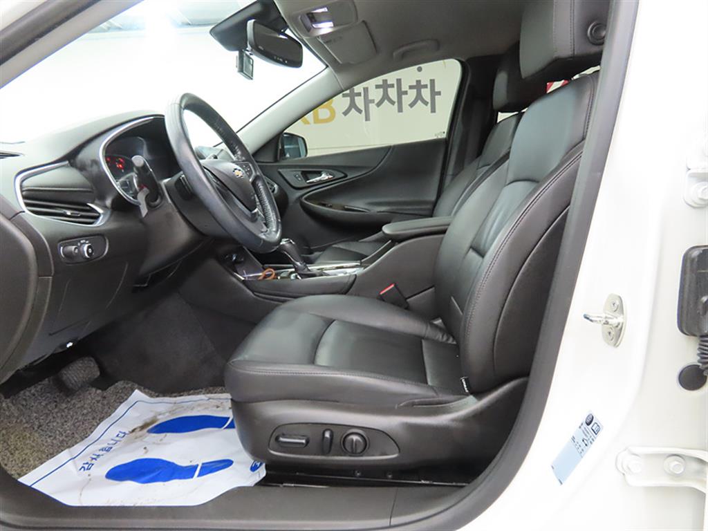 Chevrolet Malibu - Vista 5