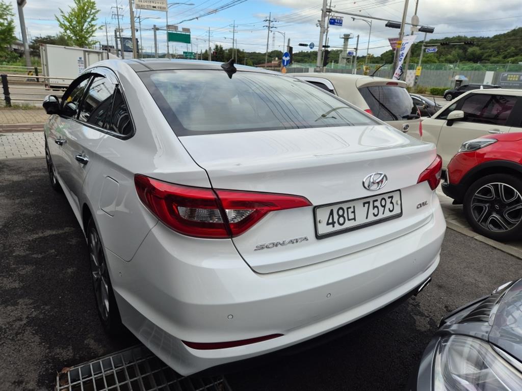 HYUNDAI Sonata - Vista 5