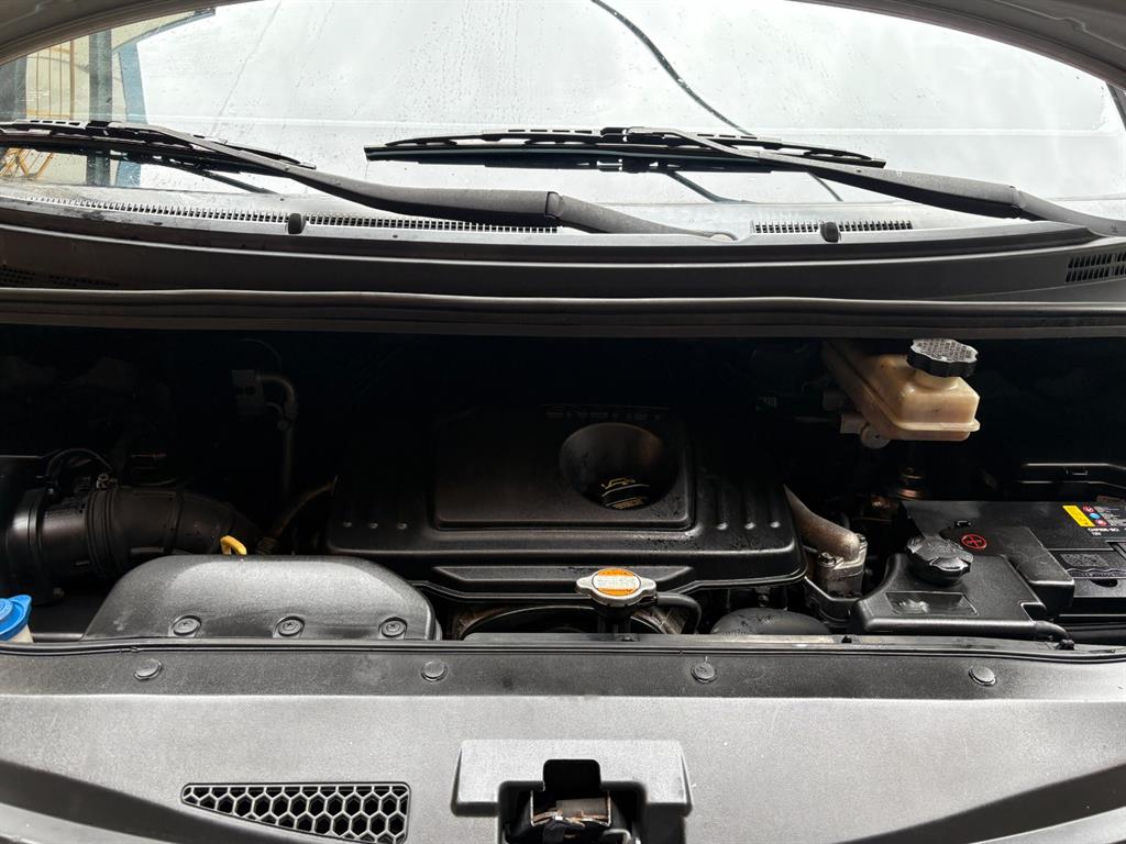 HYUNDAI Starex - Vista 6