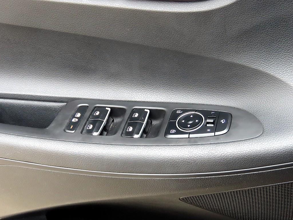 HYUNDAI Grandeur - Vista 11