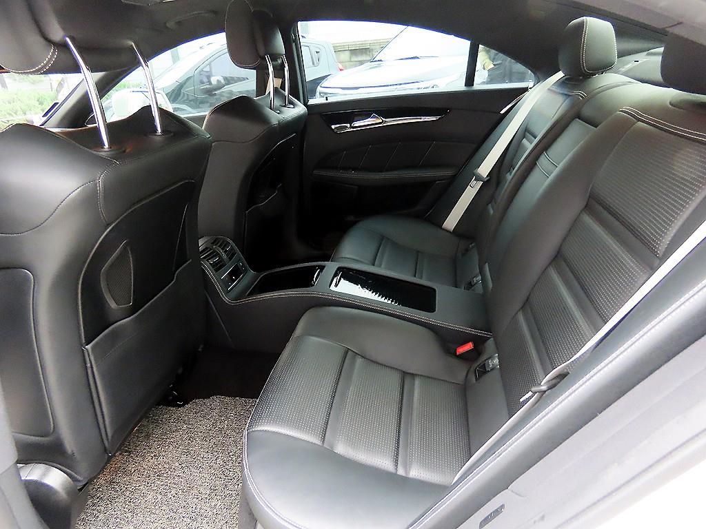 Mercedes Benz CLS Class - Vista 6