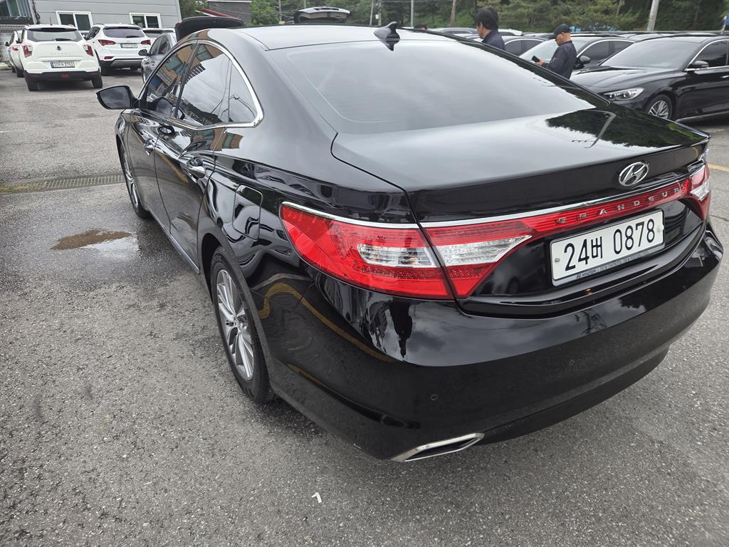 HYUNDAI Grandeur - Vista 3