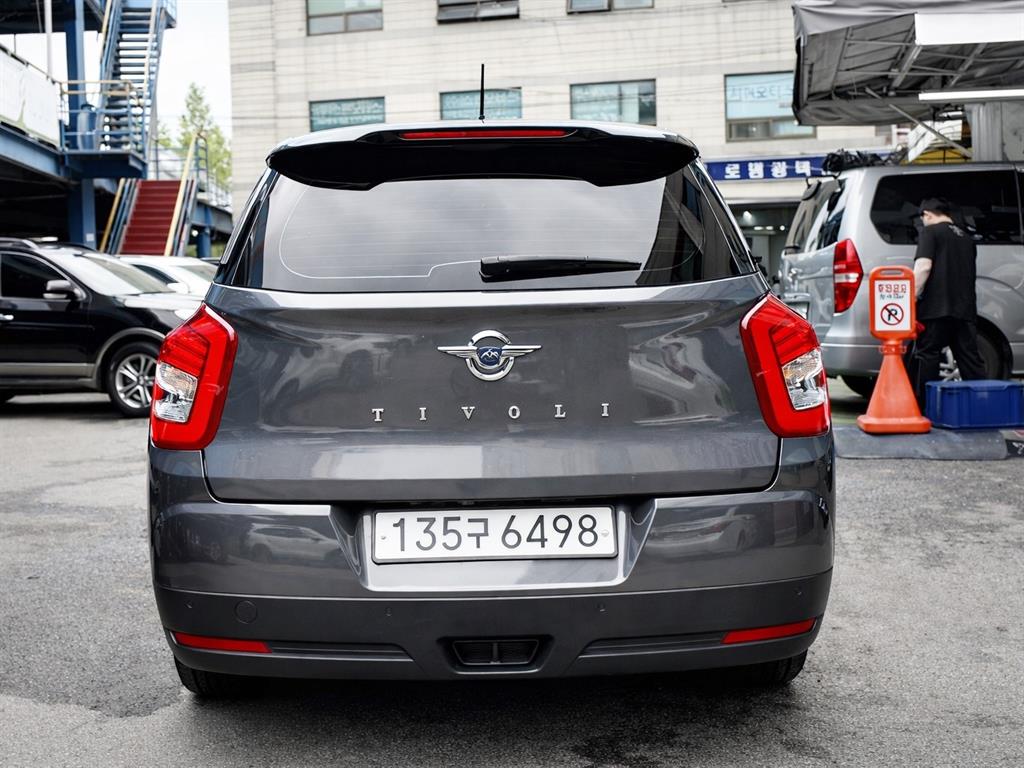 Ssangyong Tivoli - Vista 5