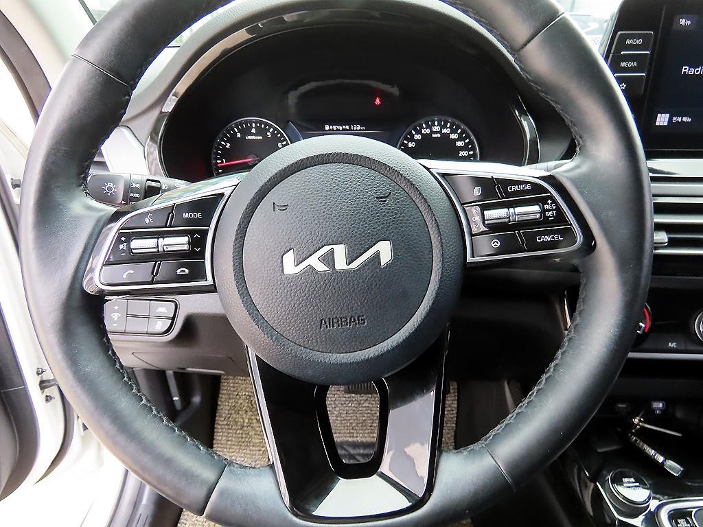 KIA Seltos - Vista 8