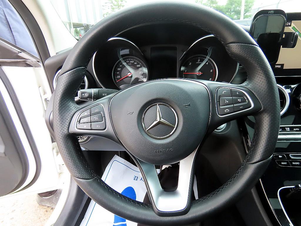 Mercedes Benz C Class - Vista 8