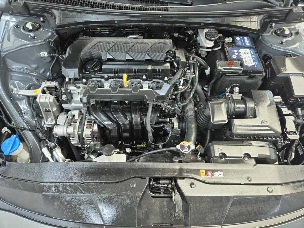 HYUNDAI Avante - Vista 5