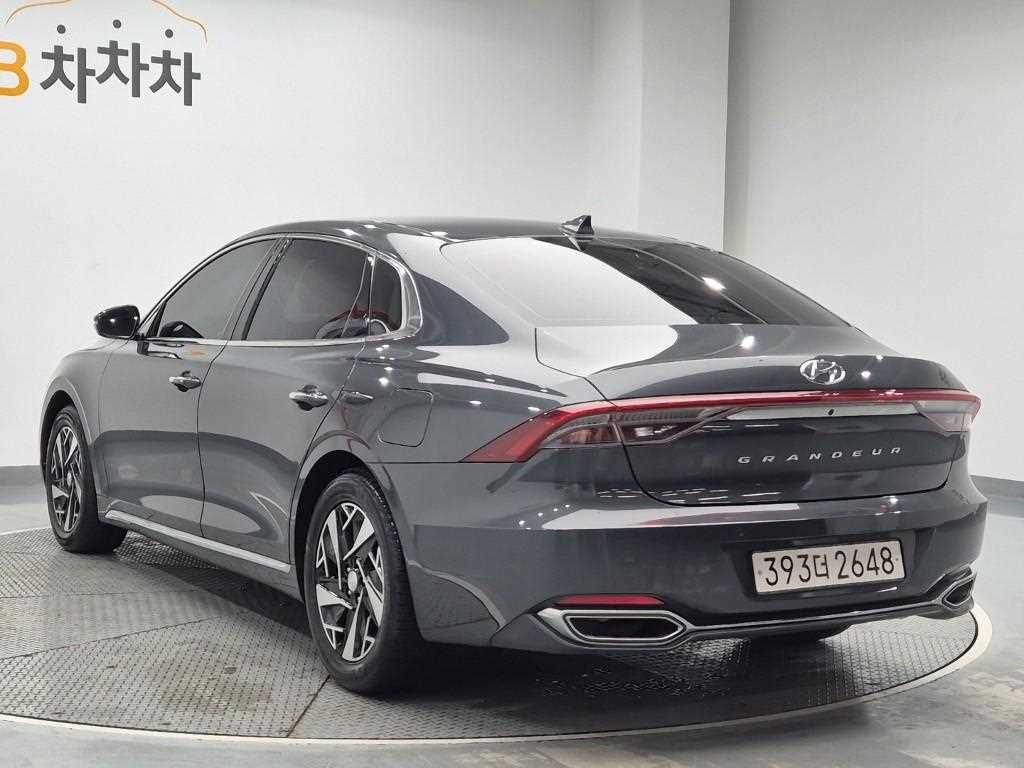 HYUNDAI Grandeur - Vista 2