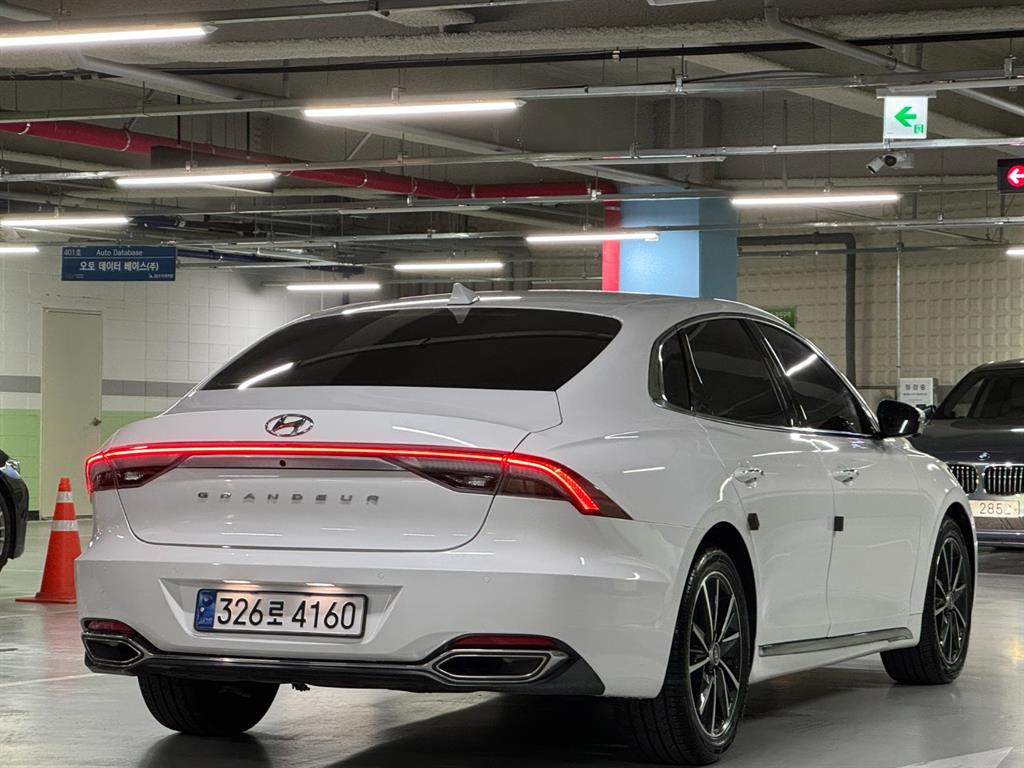 HYUNDAI Grandeur - Vista 5