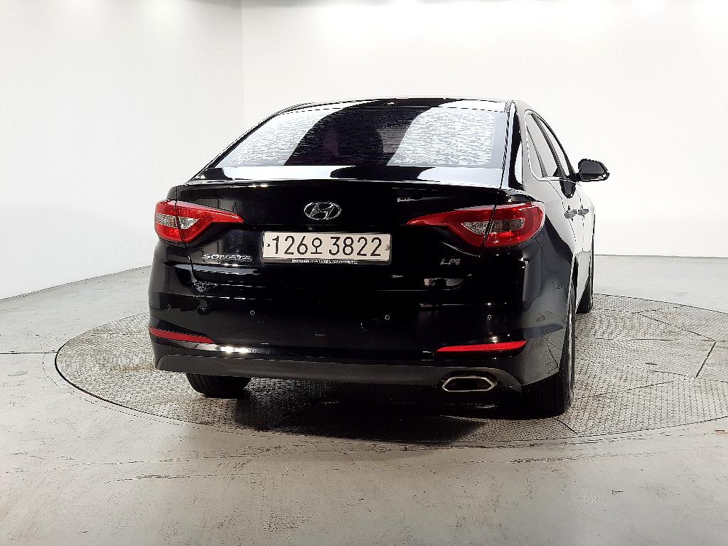 HYUNDAI Sonata - Vista 3
