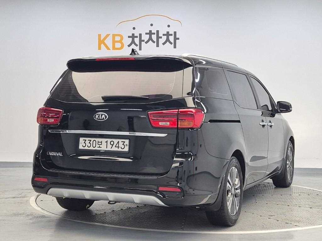 KIA Carnival - Vista 3