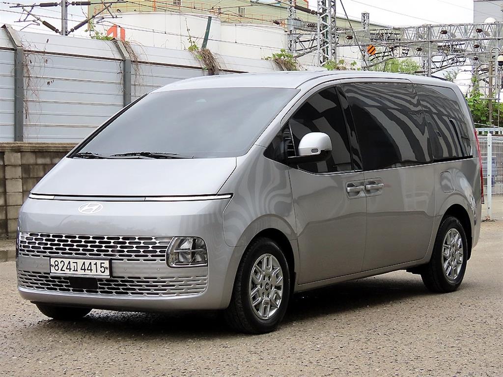 HYUNDAI Staria - Vista 2