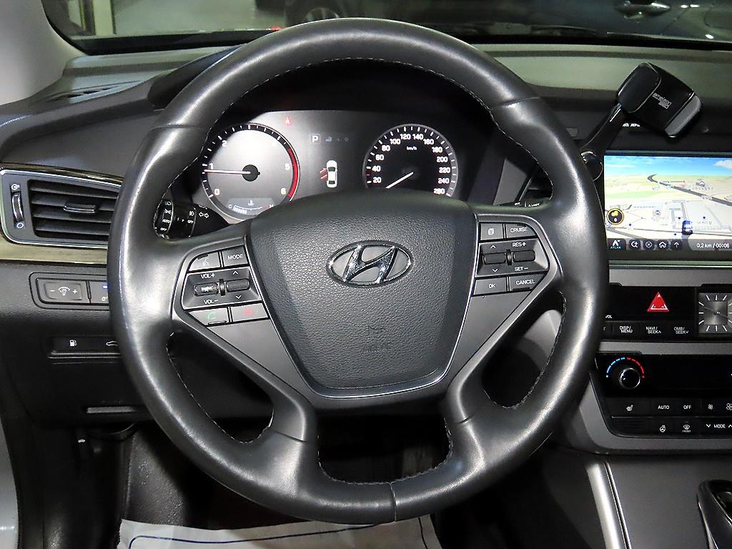 HYUNDAI Sonata - Vista 8