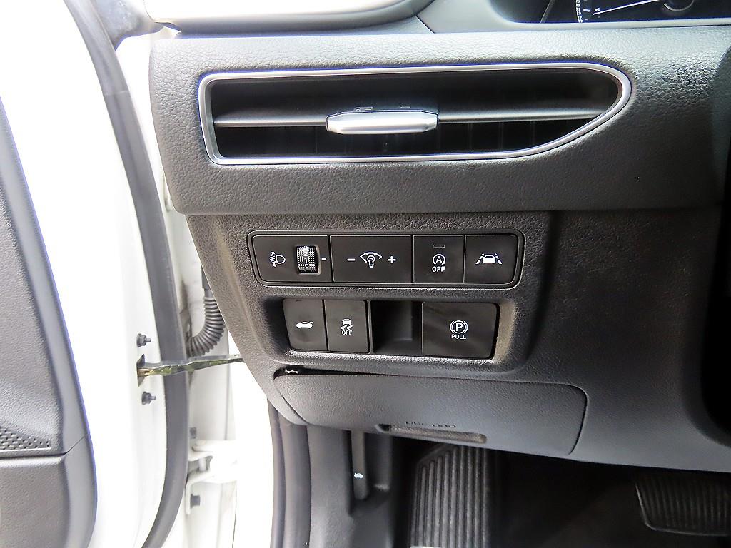 HYUNDAI Sonata - Vista 12