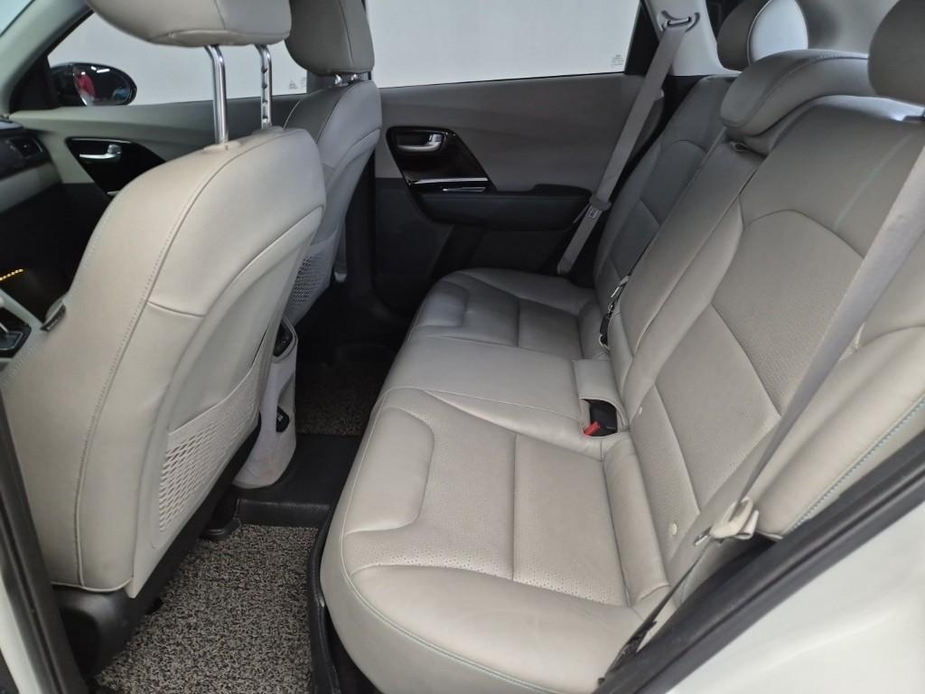 KIA Niro - Vista 12