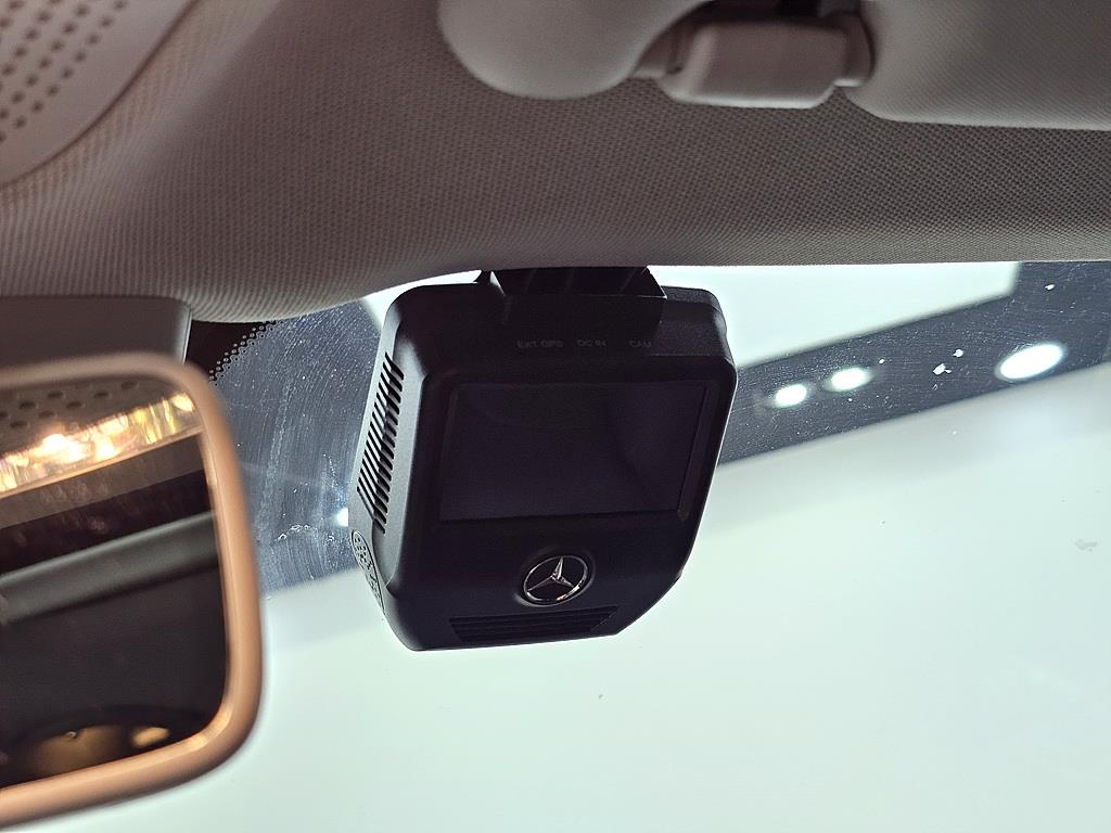 Mercedes Benz E class - Vista 12