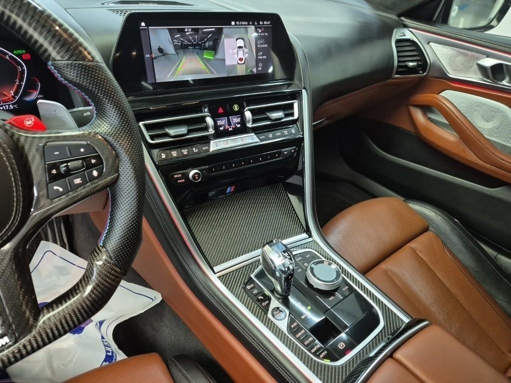 BMW 8 Series - Vista 10