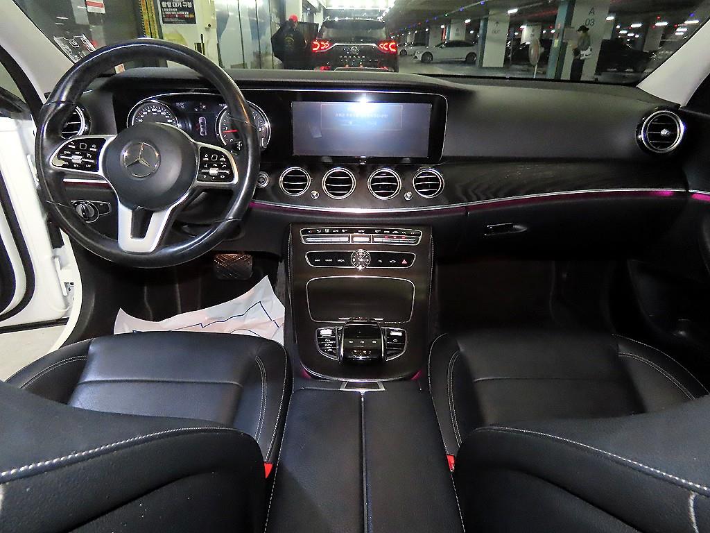 Mercedes Benz E class - Vista 10