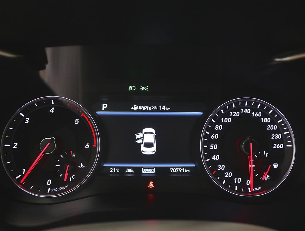 Genesis G70 - Vista 7