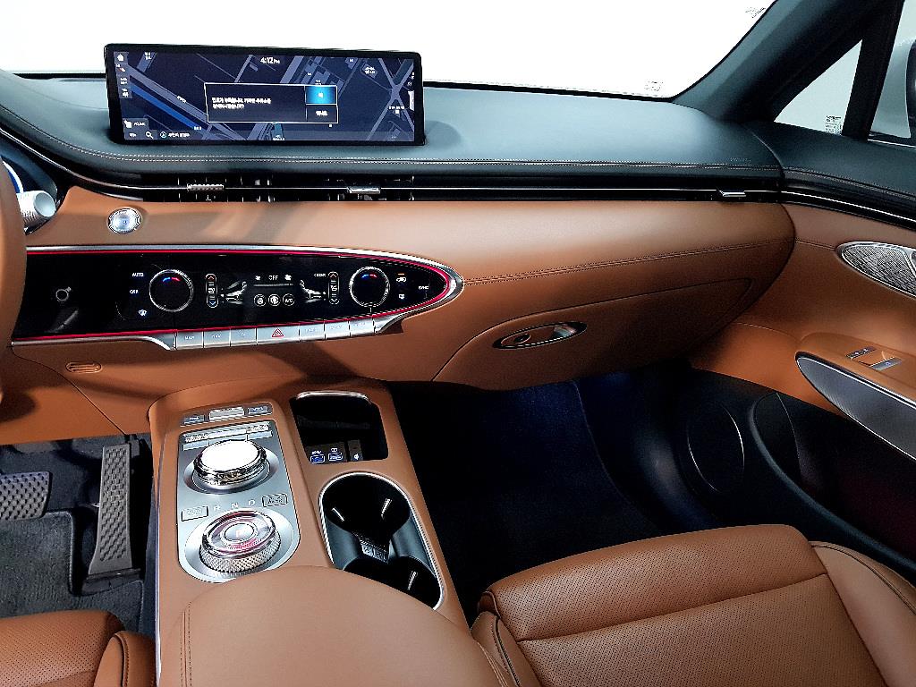 Genesis GV70 - Vista 10