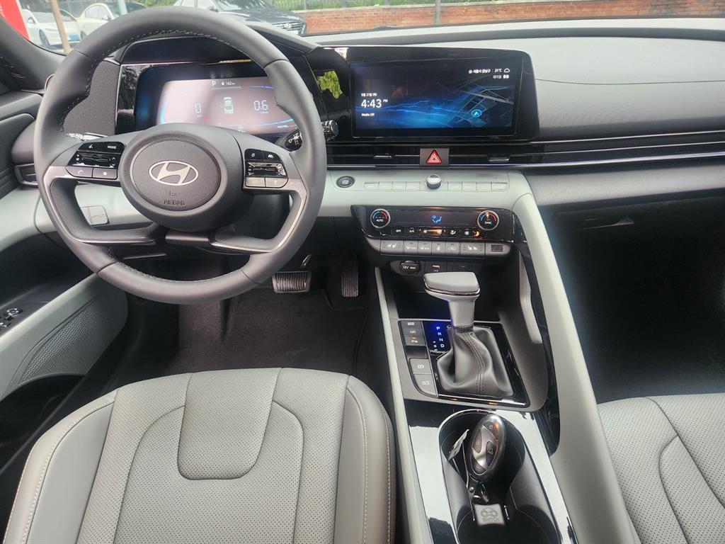 HYUNDAI Avante - Vista 7