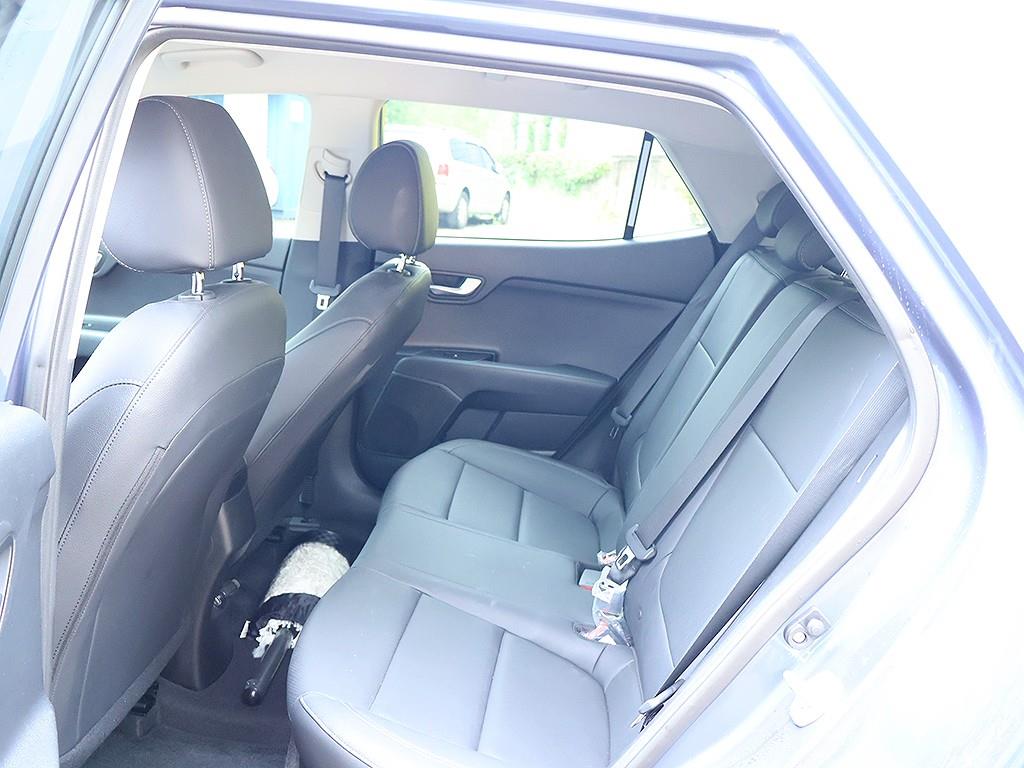 KIA Stonic 2018 Azul - Importación desde Corea - HF Imports Iquique - Foto 13
