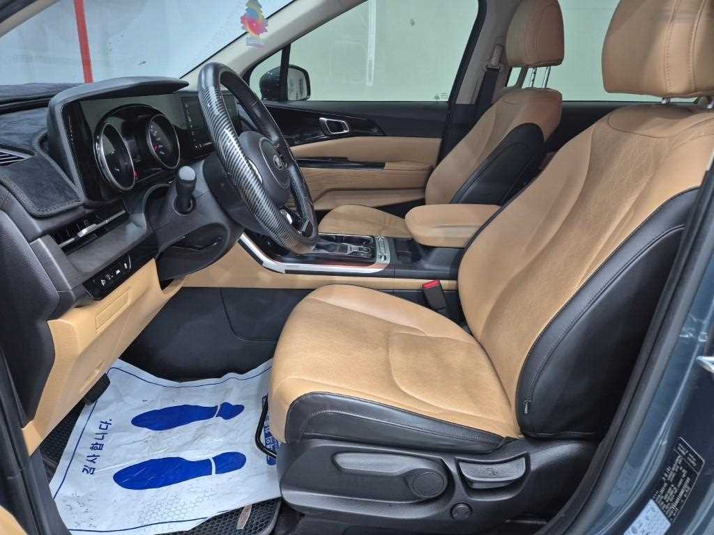 KIA Carnival - Vista 11