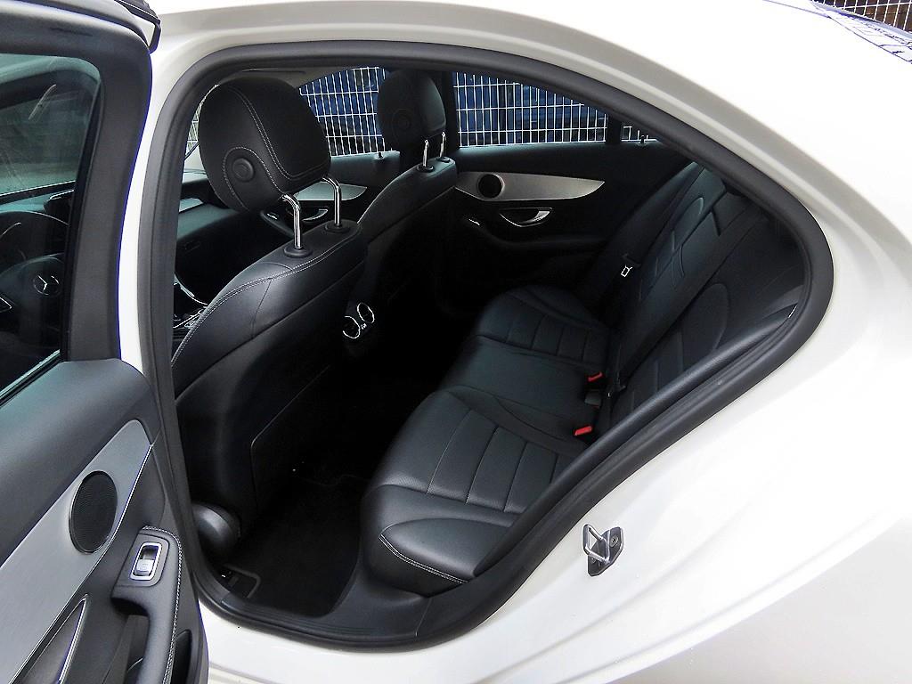 Mercedes Benz C Class - Vista 6