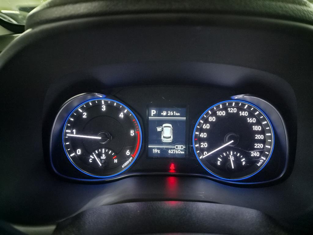 HYUNDAI Kona - Vista 7