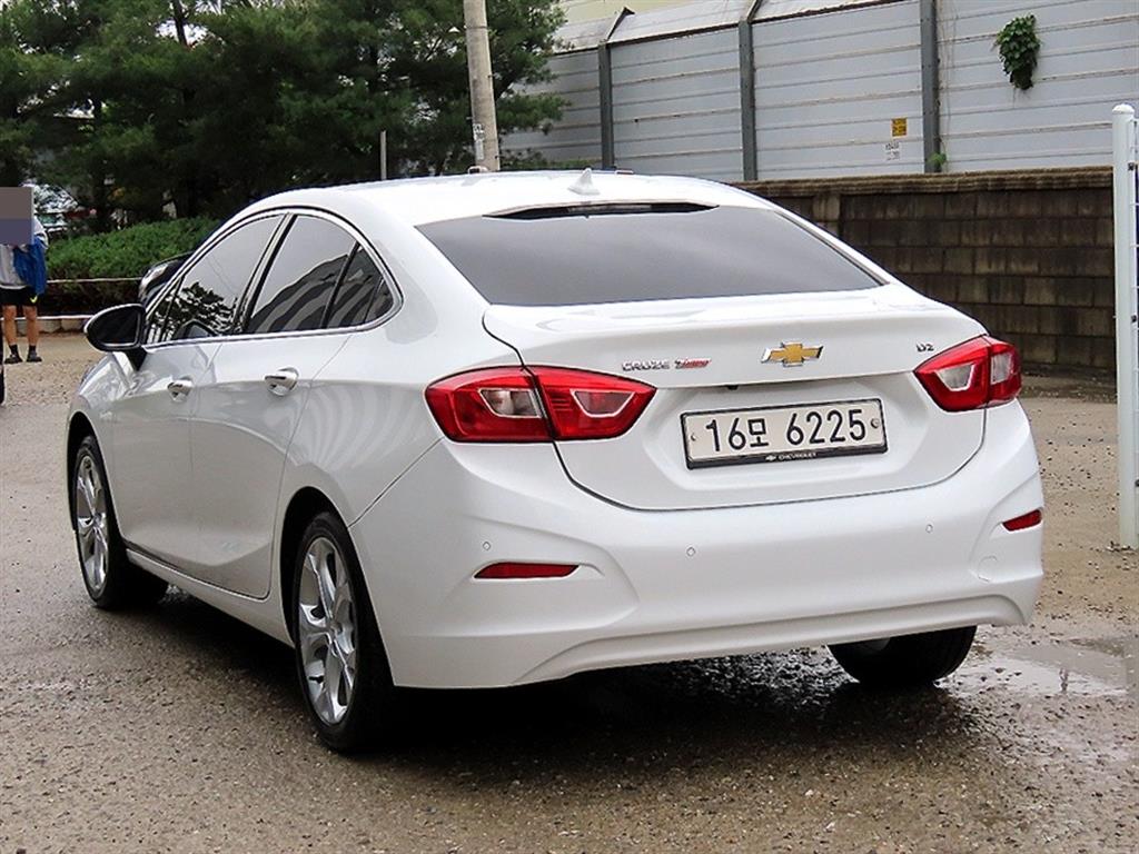 Chevrolet Cruise - Vista 3